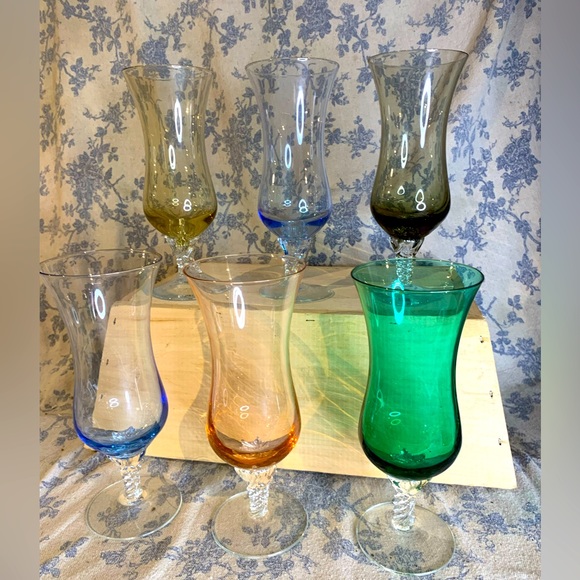VTG Set of 6 Tulip Shaped Multicolored Glasses Twisted Stems Rainbow - Picture 1 of 7